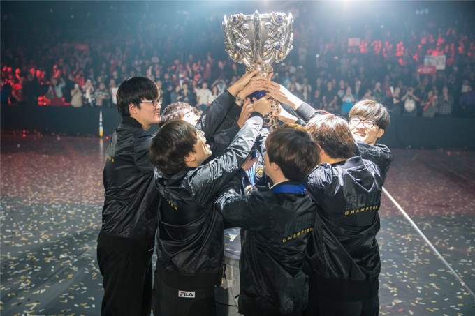Samsung Galaxy versus SK Telecom T1 at the 2016 World Championship - Finals at STAPLES Center in Los