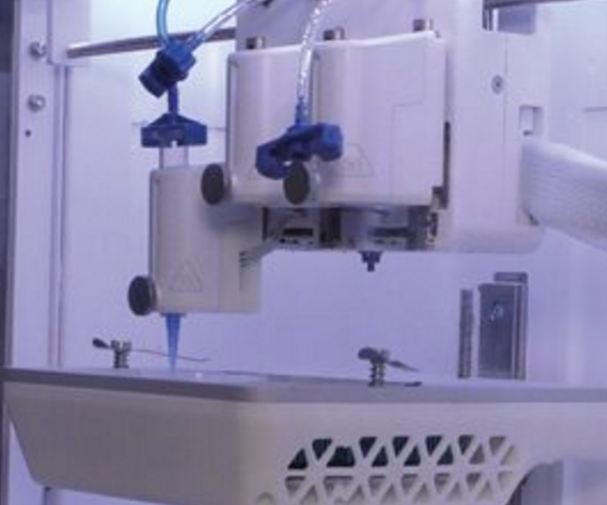 人体组织3D生物打印技术六项研究进展 1 伦斯勒理工学院和耶鲁大学的研究人员使用从人体皮肤细胞中提取的液体生物墨水打印了人造皮肤。图片提供:伦斯勒理工学院